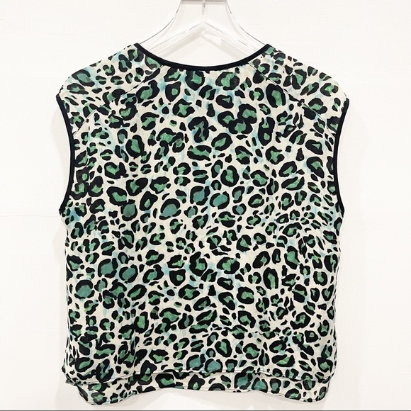 Cabi Jungle Top Green Leopard Sleeveless Size Medium Business Casual - Picture 2 of 6